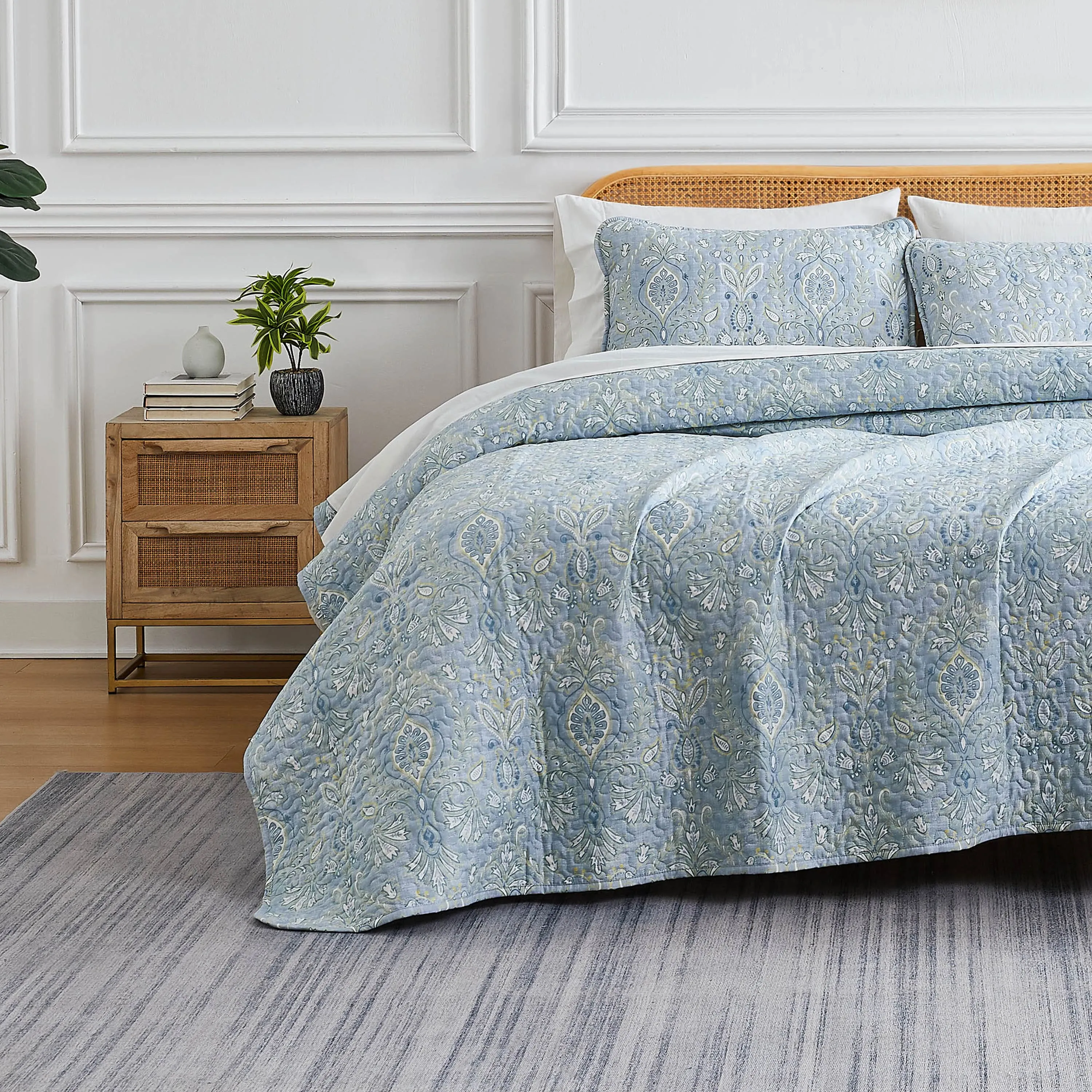 Paisley Grace Quilt Set
