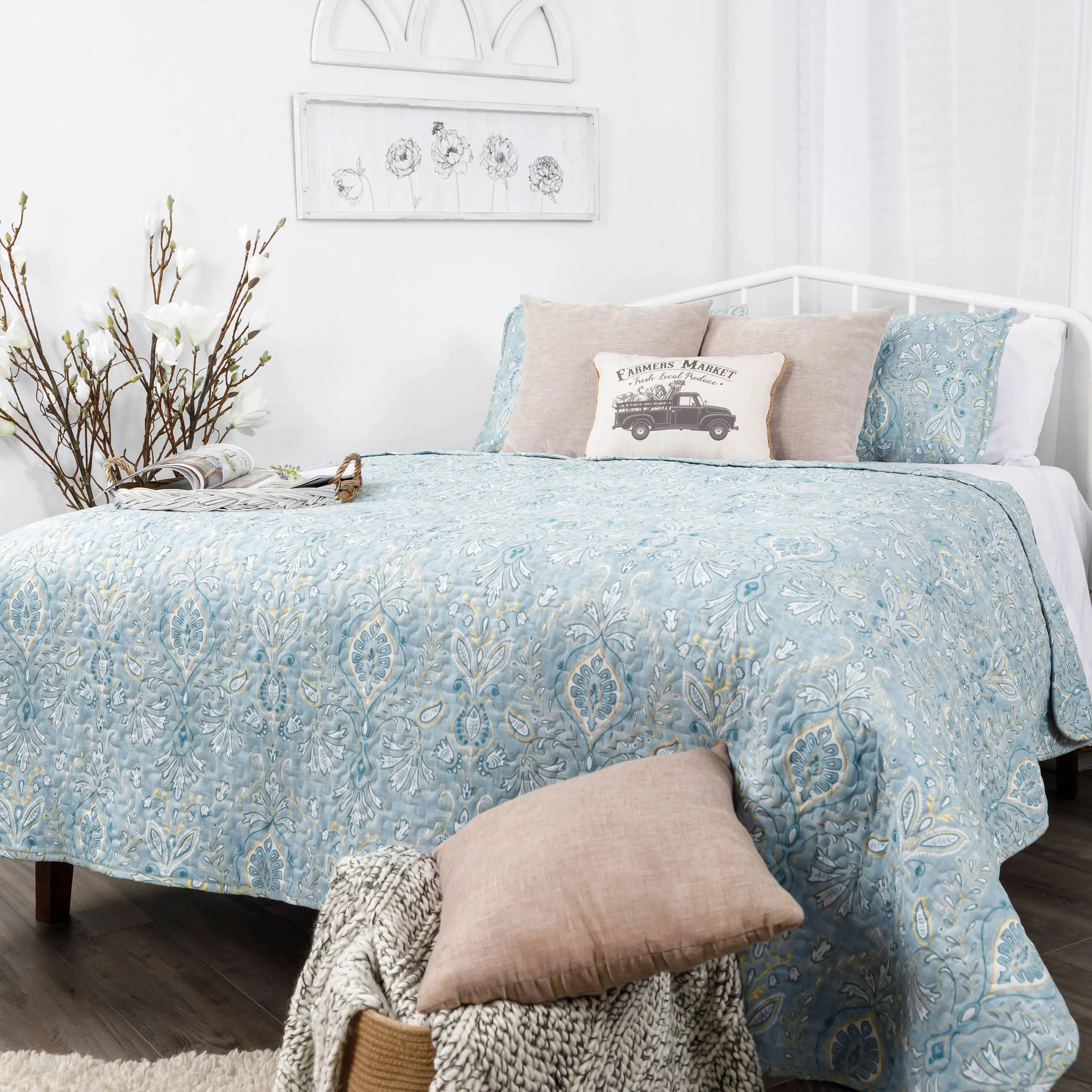 Paisley Grace Quilt Set