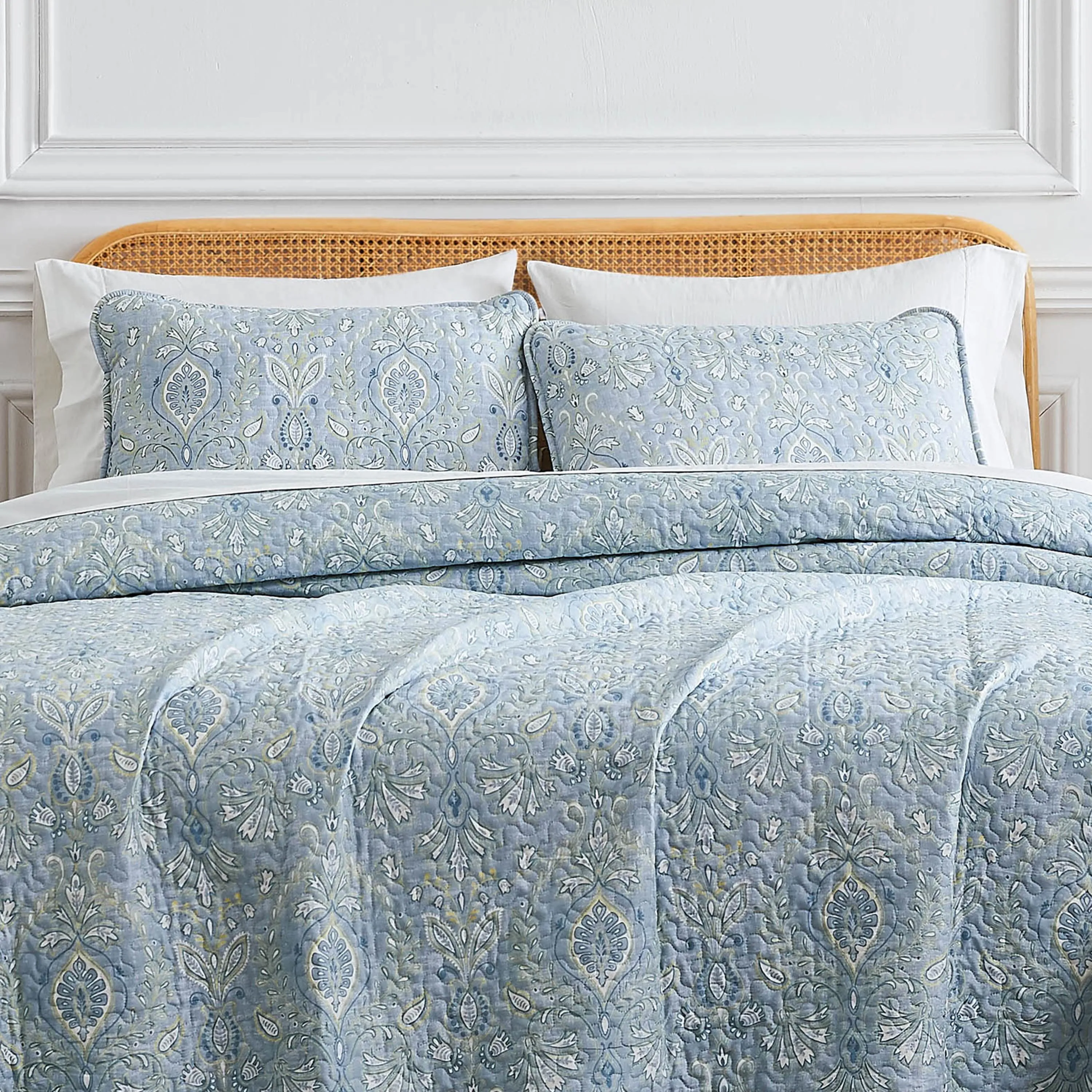 Paisley Grace Quilt Set